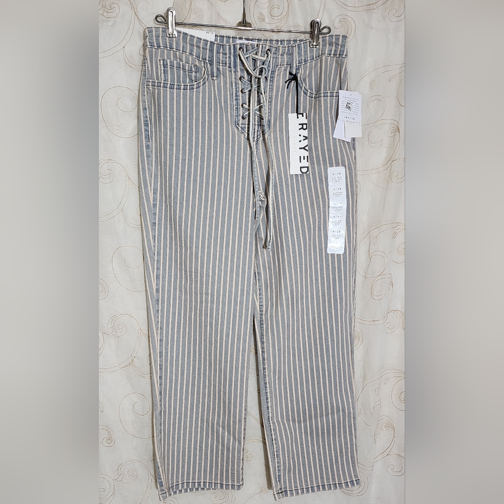 FRAYED JEANS NWT sz 6/28